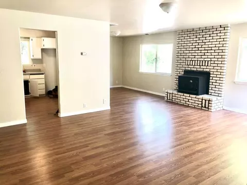 2812 Freebridge St, Redding, CA 96001 photo 4