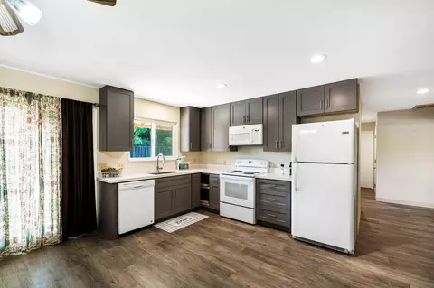 1000 Royal Oaks Dr, Redding, CA 96001 photo 5