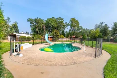 4391 Alta Mesa Dr, Redding, CA 96002 photo 3