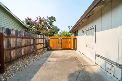 2215 Snow Ln, Redding, CA 96003 photo 19