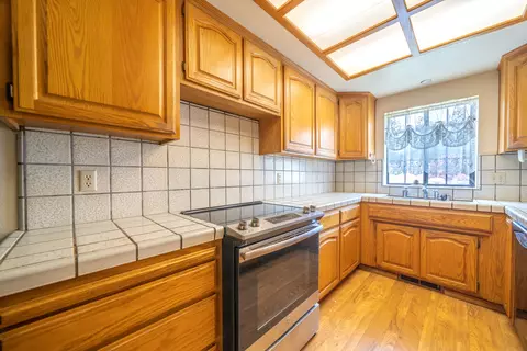 2215 Snow Ln, Redding, CA 96003 photo 5