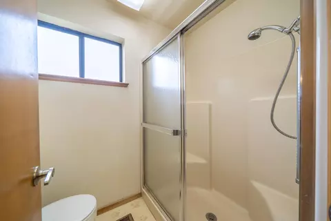 2215 Snow Ln, Redding, CA 96003 photo 8