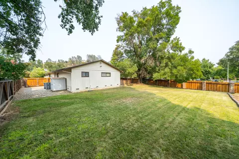 2215 Snow Ln, Redding, CA 96003 photo 16