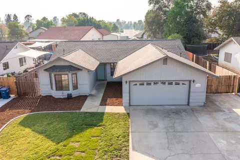 1744 Sterling Dr, Redding, CA 96002 photo 1
