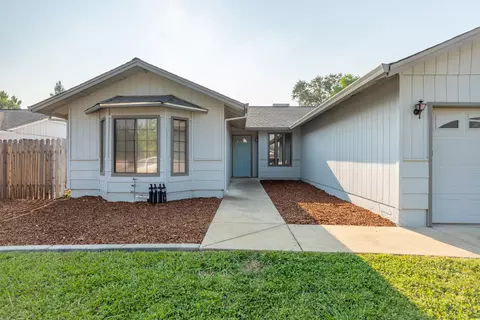 1744 Sterling Dr, Redding, CA 96002 photo 3