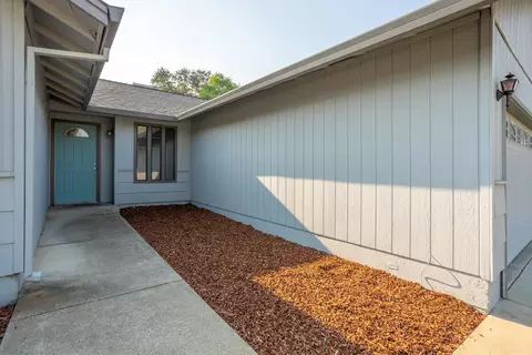 1744 Sterling Dr, Redding, CA 96002 photo 6