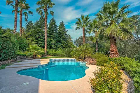 1210 Chandon Ct, Redding, CA 96003 photo 2