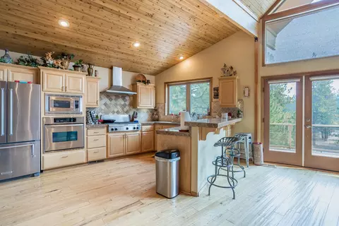 5716 Palmer, Weed, CA 96094 photo 8