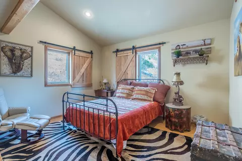 5716 Palmer, Weed, CA 96094 photo 22