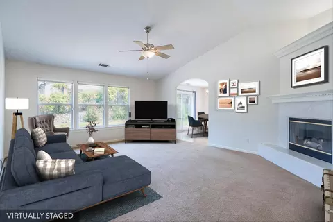 863 Paramount Way, Redding, CA 96003 photo 3