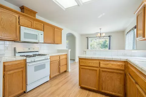 863 Paramount Way, Redding, CA 96003 photo 9