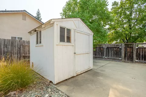 863 Paramount Way, Redding, CA 96003 photo 25