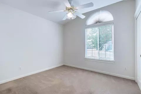 863 Paramount Way, Redding, CA 96003 photo 17