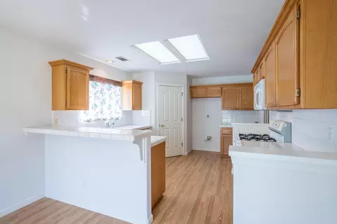 863 Paramount Way, Redding, CA 96003 photo 7