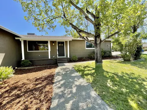 1805 Mesa St, Redding, CA 96001 photo 70