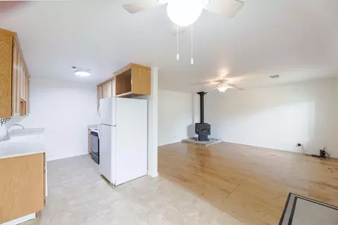 1230 Bradley Dr, Redding, CA 96003 photo 3