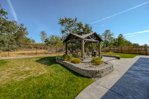 19542 Carnegie Dr, Redding, CA 96003 photo 37