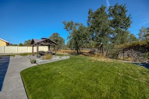 19542 Carnegie Dr, Redding, CA 96003 photo 34