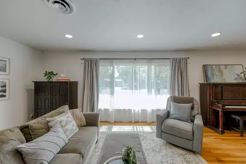 850 Gold St, Redding, CA 96001 photo 5