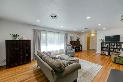 850 Gold St, Redding, CA 96001 photo 6