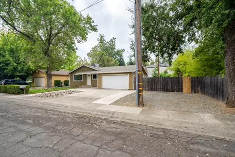 1723 Del Mar Ave, Redding, CA 96003 photo 3