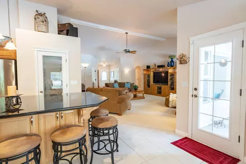 19232 Sellins View Ct, Redding, CA 96003 photo 12