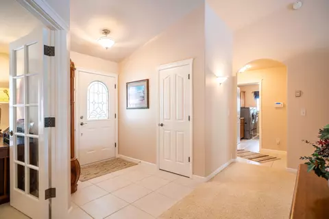 19232 Sellins View Ct, Redding, CA 96003 photo 5