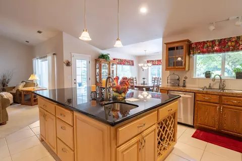 19232 Sellins View Ct, Redding, CA 96003 photo 15