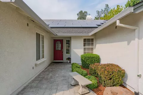 19232 Sellins View Ct, Redding, CA 96003 photo 4