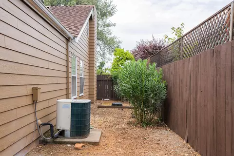 735 Sunriver Ln, Redding, CA 96001 photo 42