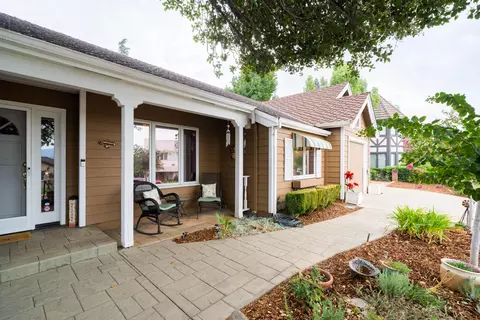 735 Sunriver Ln, Redding, CA 96001 photo 4