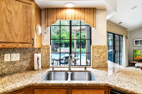 735 Sunriver Ln, Redding, CA 96001 photo 12