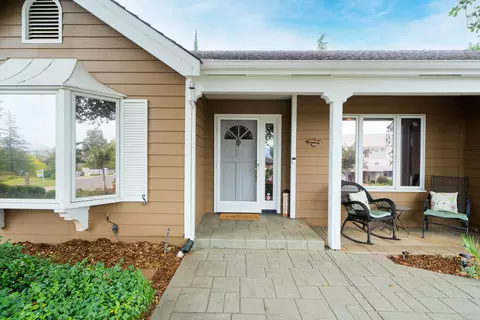 735 Sunriver Ln, Redding, CA 96001 photo 5