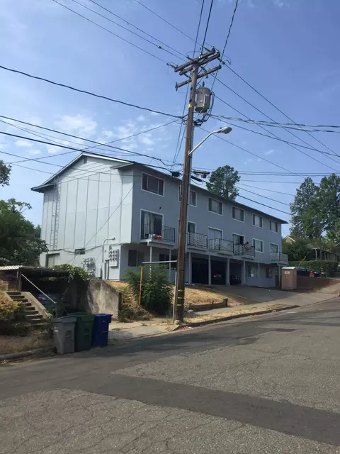 2345 Butte St, Redding, CA 96001 photo 1