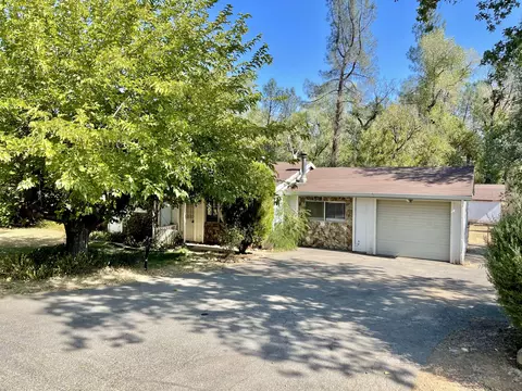 69 Cooper Dr, Redding, CA 96001 photo 3