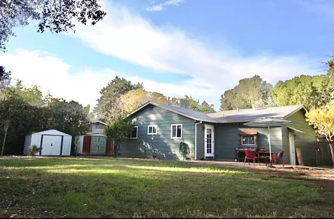 2133 Martian Way, Redding, CA 96002 photo 3