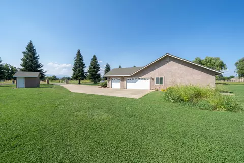7145 Milky Way, Redding, CA 96002 photo 5