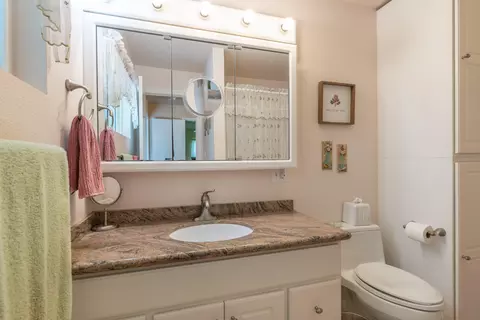 20653 Matamoros St, Redding, CA 96002 photo 14