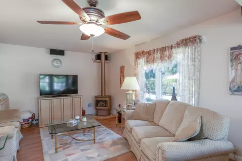 20653 Matamoros St, Redding, CA 96002 photo 9