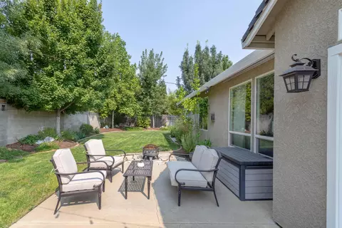 550 Castenda Dr, Redding, CA 96003 photo 24