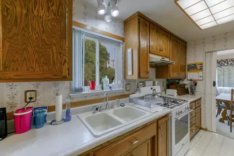 4100 Oro Ct, Redding, CA 96001 photo 17