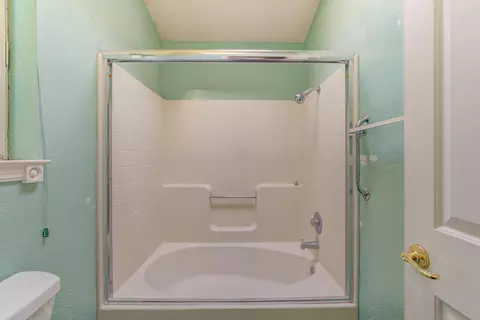 2700 Howard Dr, Redding, CA 96001 photo 16