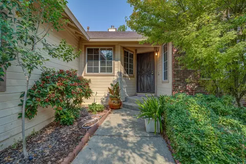 2700 Howard Dr, Redding, CA 96001 photo 2