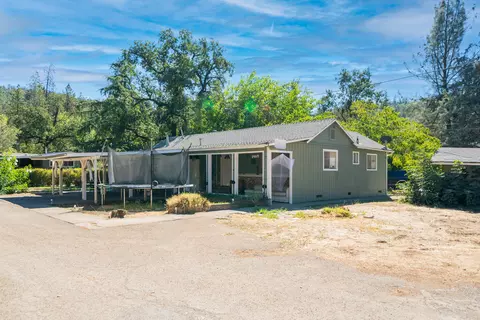 19819 Rhode Island Rd, Redding, CA 96003 photo 1
