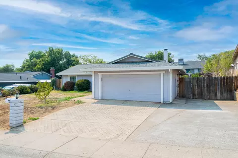 2512 Velia St, Redding, CA 96002 photo 3