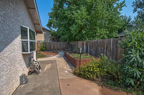 2998 Howard Dr, Redding, CA 96001 photo 40