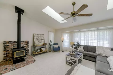 2947 Lake Redding Dr, Redding, CA 96003 photo 4