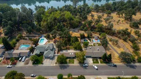 2947 Lake Redding Dr, Redding, CA 96003 photo 2