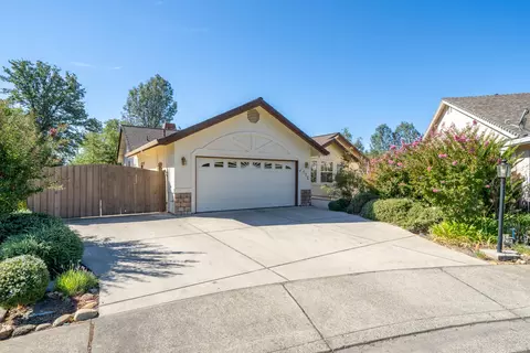 432 Franciscan Trl, Redding, CA 96003 photo 2