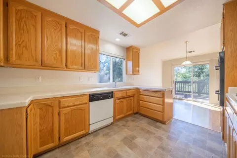 432 Franciscan Trl, Redding, CA 96003 photo 9